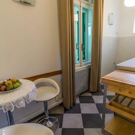 Penthouse And Piano Nobile Prkg Wifi Garden Near Away From Roads Οπατία