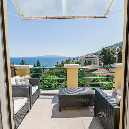 Penthouse And Piano Nobile Prkg Wifi Garden Near Away From Roads Apartmán Opatija