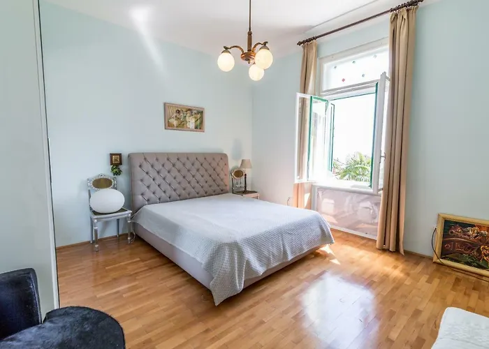 Penthouse And Piano Nobile Prkg Wifi Garden Near Away From Roads 公寓 奥帕提亚