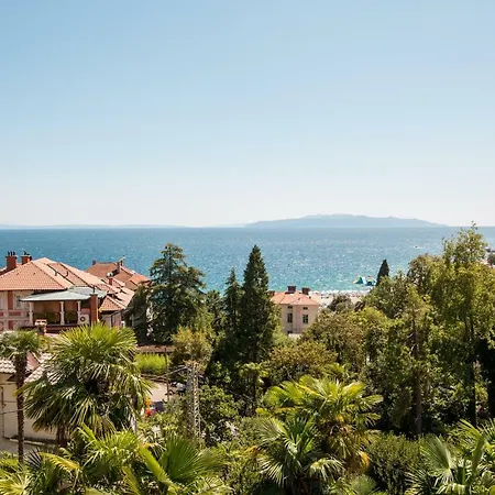 Penthouse And Piano Nobile Prkg Wifi Garden Near Away From Roads