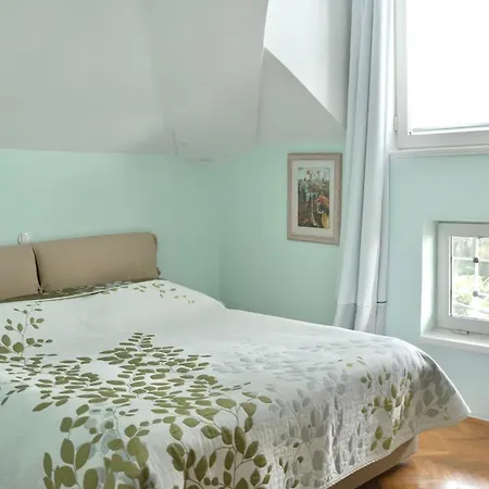 Penthouse And Piano Nobile Prkg Wifi Garden Near Away From Roads Lägenhet Opatija
